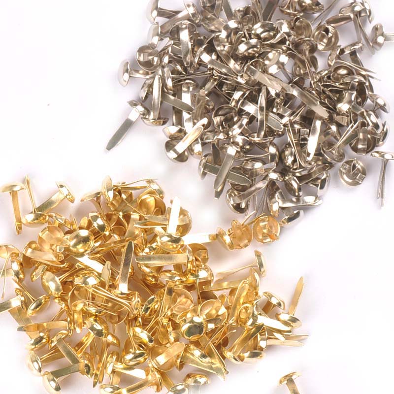 100 Pezzi Mix di Brads Rotondi - Embellishments For Scrapbooking recensione e prezzo